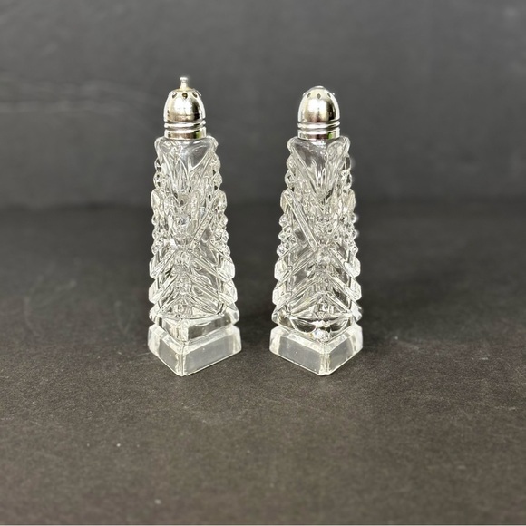 Vintage Clear Cut Crystal Salt & Pepper Made in Japan by Artmark Elegant - Picture 2 of 10